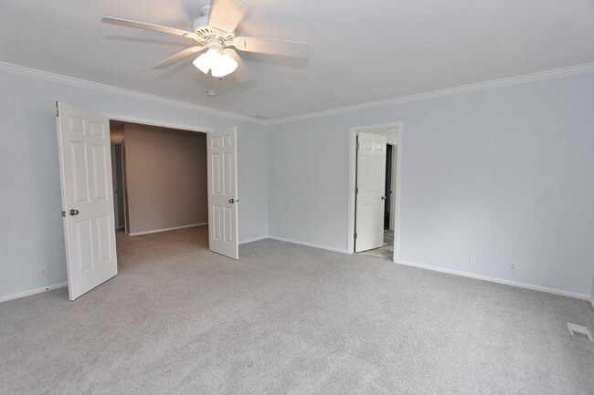 Building Photo - Elegant Home in Hobble Creek!