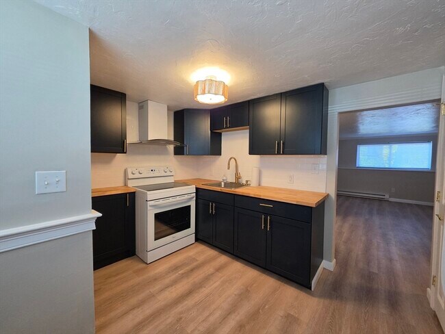 Building Photo - 2 Tideview Path