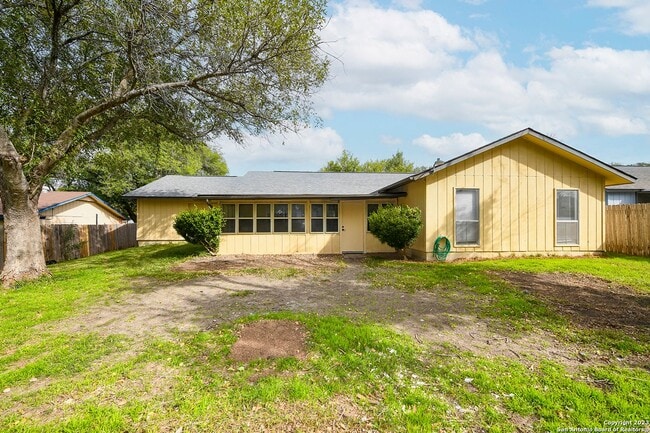 Building Photo - SPACIOUS 4-BEDROOM IN VALLEY FORGE