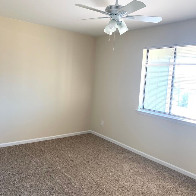 Building Photo - COMPLETELY UPDATED 2 Bedroom 1.5 bath town...