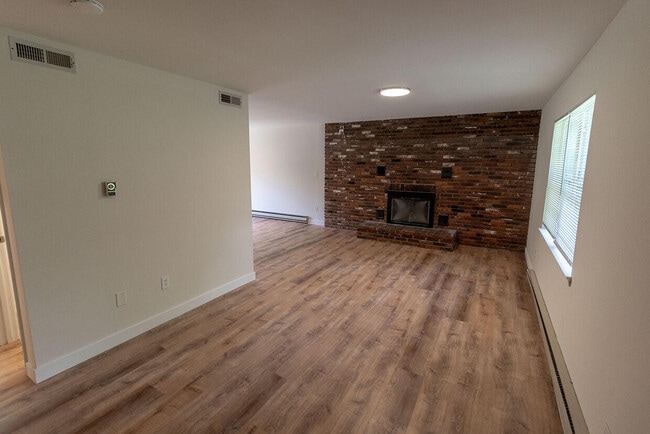 Building Photo - 3310 Belle Meade Dr