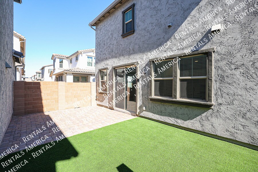 Building Photo - 25196 N 142nd Dr