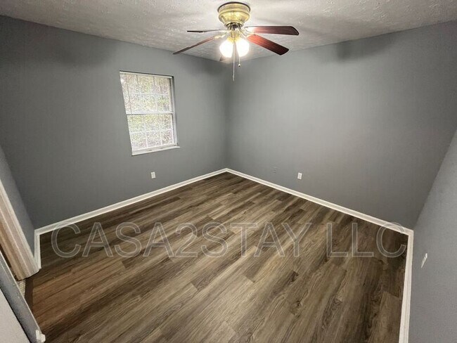 Building Photo - 383 Redmar Blvd