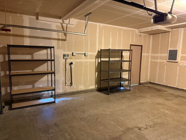 Building Photo - Modern 4 Bedroom w/ Loft Stonegate Area Vacaville *Star Rentals