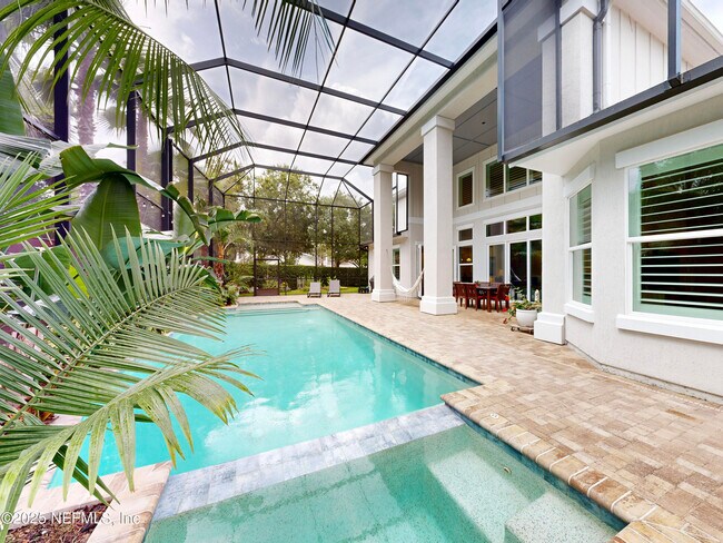 Building Photo - 401 Payasada Lakes Ave
