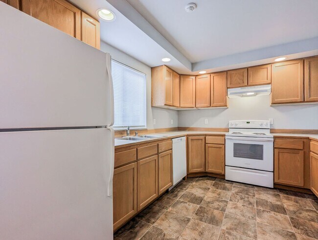 Building Photo - 603 Rainier St