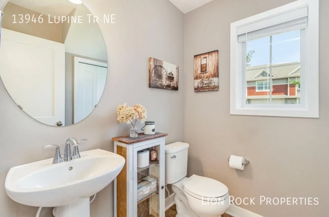 Building Photo - 13946 Lupine Trail NE