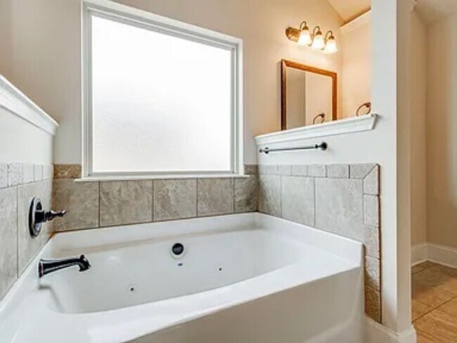 Building Photo - 12 Hillfoots Ct