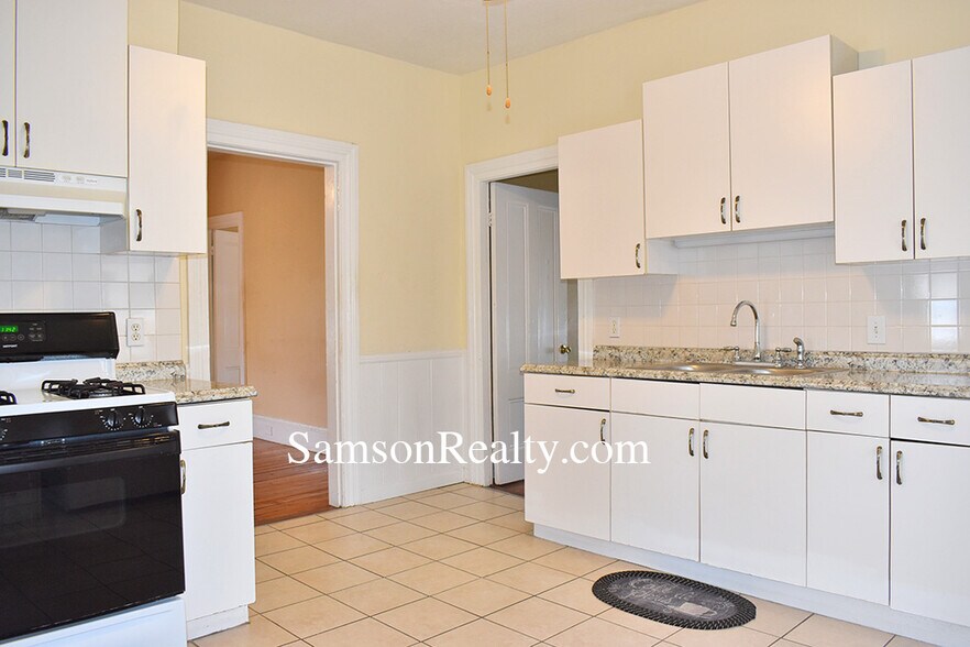 Building Photo - 157 Ives St