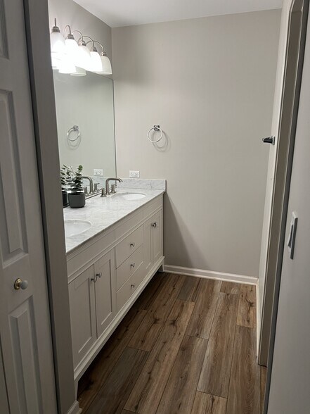 Building Photo - 2128 Fulham Dr