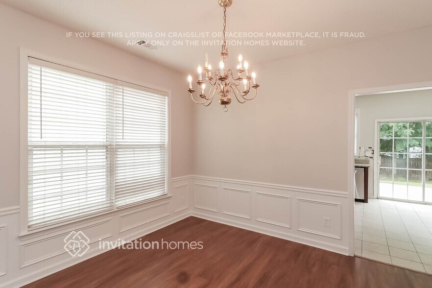 Building Photo - 133 Wallnut Hall Cir