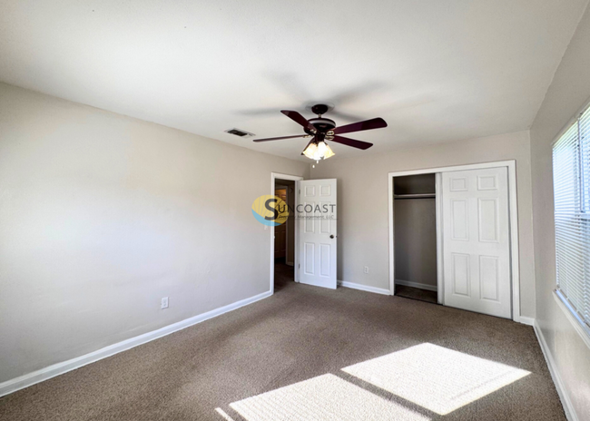 Building Photo - This Home is Elegance! Fully Fenced.