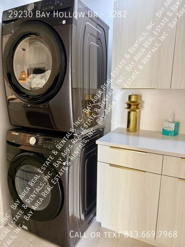 Building Photo - 29230 Bay Hollow Dr