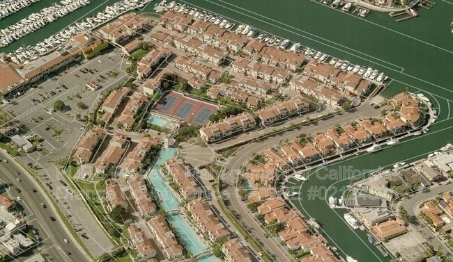 Building Photo - 3221 Francois Dr