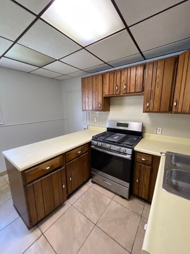 Building Photo - Cozy 3 Bedroom 1 Bath Home!
