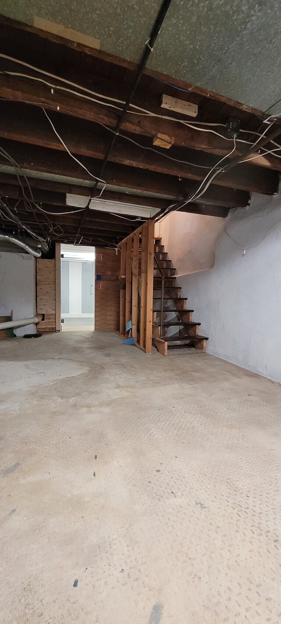 Building Photo - 838 Mercer St