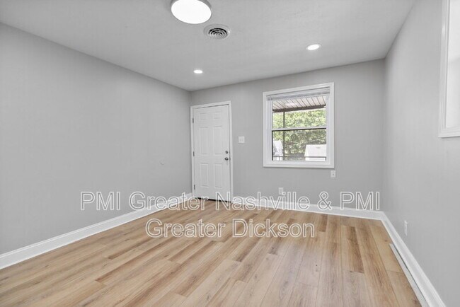 Building Photo - 201 Sylvis St