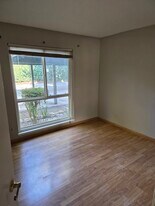 Building Photo - 1036 Oak Grove Rd