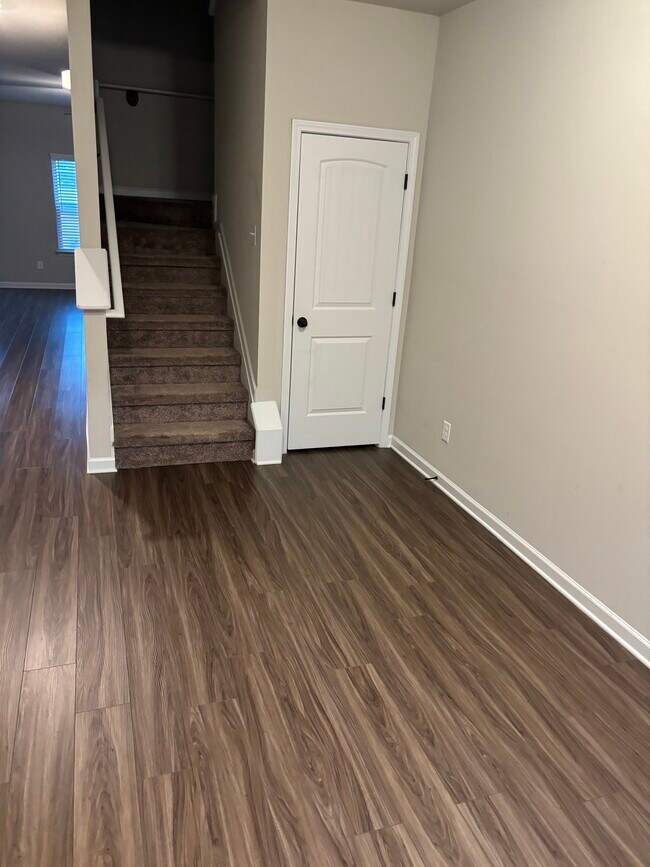 Building Photo - 7107 Chara Ln SW