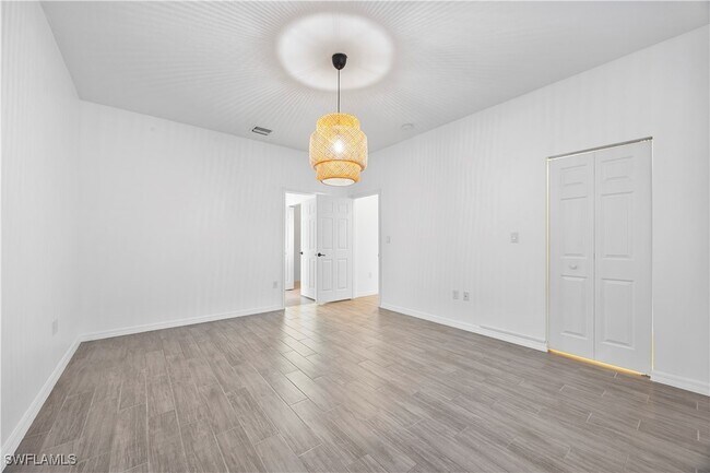 Building Photo - 5037 Arancia Ln