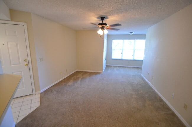 Building Photo - Orlando: Gated Community, Near Airport