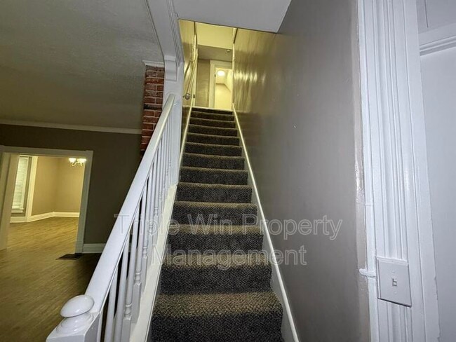 Building Photo - 307 State Hwy 47