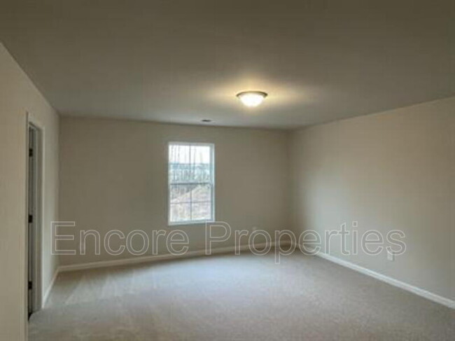 Building Photo - 800 Bellewood Gardens Dr