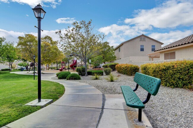 Building Photo - Three Bedroom Home in Spring Mountain Ranch