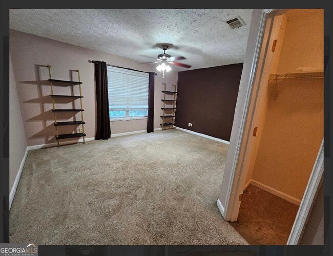 Building Photo - 2539 Oakridge Pl