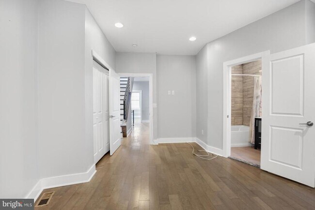 Building Photo - 2512 Frankford Ave