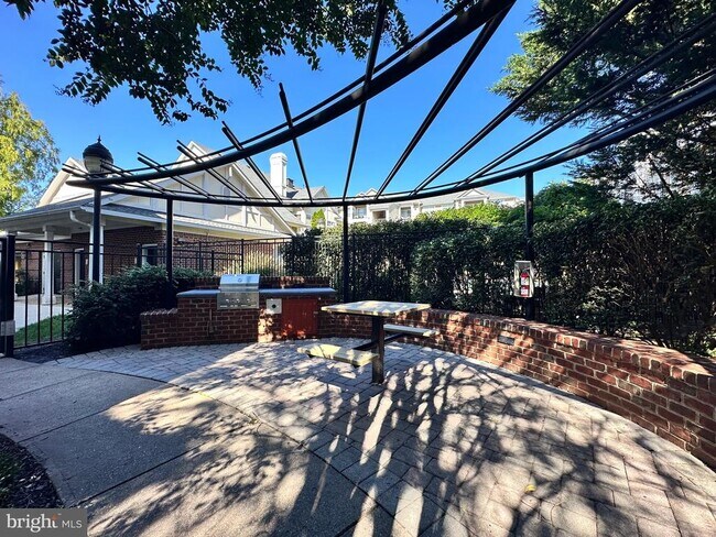 Building Photo - 12925 Centre Park Cir