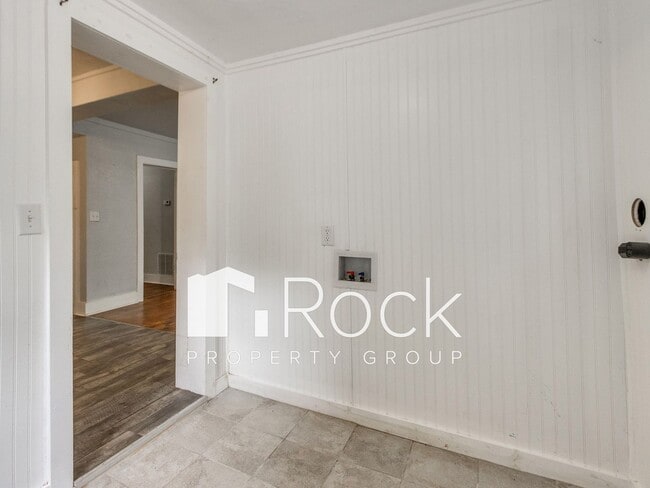 Building Photo - Updated Cozy 2 Bed 1 Bath Home in Guthrie Available Now ~MOVE IN SPECIAL~