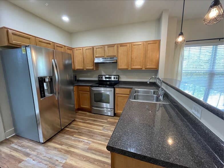 Building Photo - 2364 Zermatt Ave