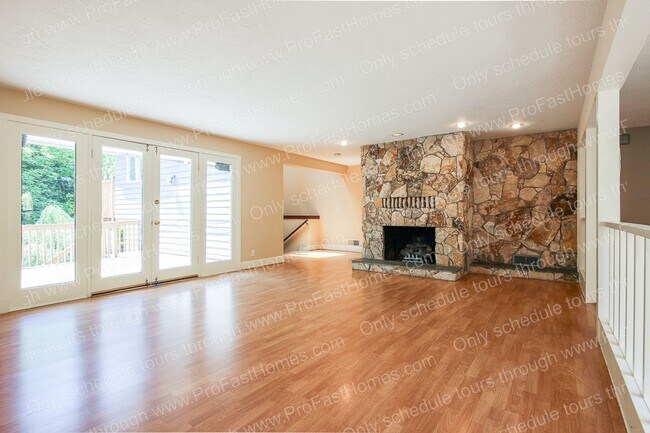 Building Photo - 7840 SW West Slope Dr