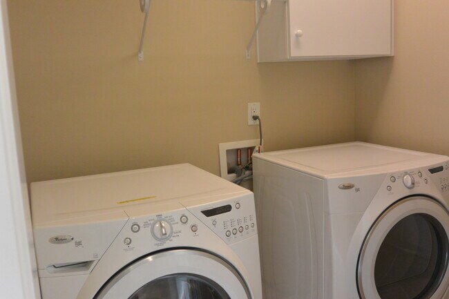 Building Photo - 1365 SE 194th Pl