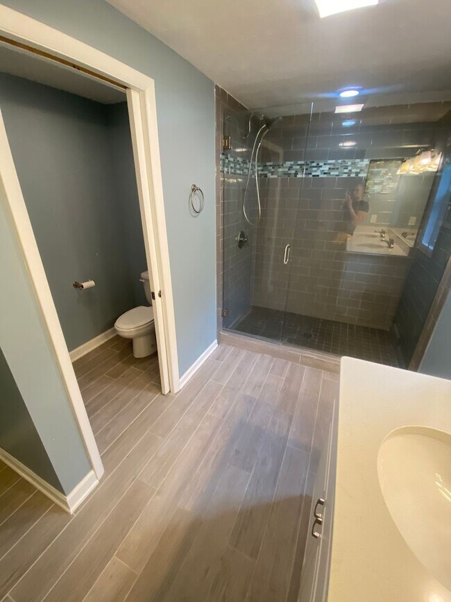 Building Photo - 4 Bedroom - Upper Arlington