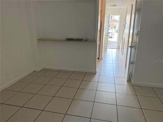 Building Photo - 6219 Oak Cluster Cir