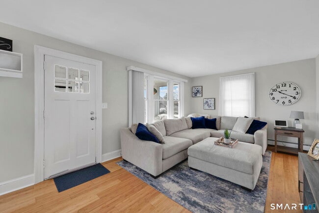 Building Photo - 829 Wells Rd