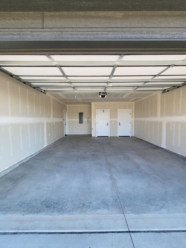 Building Photo - Beautiful New Construction!  3 Bedroom 2.5 Bath Townhome In Sweetgrass!!!!!