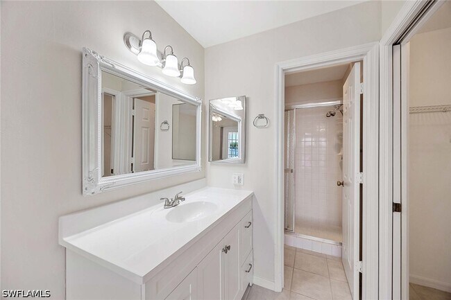 Building Photo - 1015 Mainsail Dr