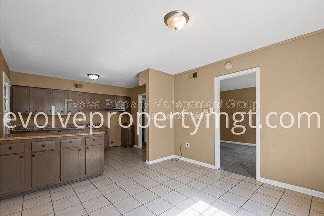 Building Photo - 3771 Ironwood Dr