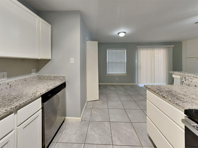 Building Photo - 3 BR/2BA | Renovated Single Family Home |  | 2-Car Covered Parking | Gated backyard!