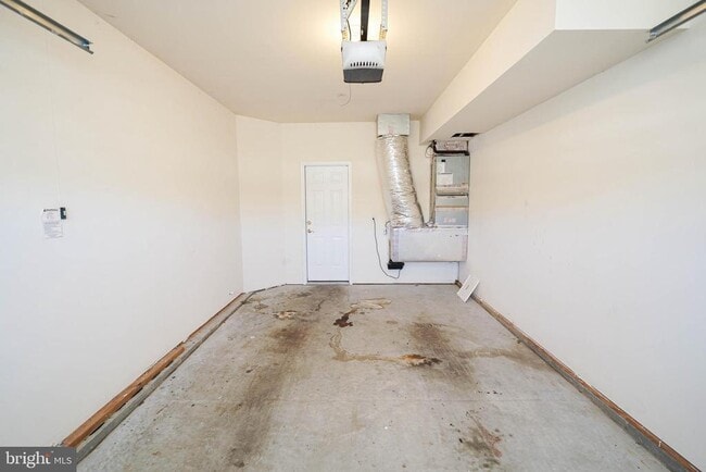 Building Photo - 403 Parkview Ct