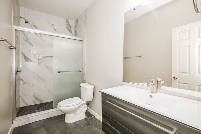 Building Photo - 5836 Sierra Cliff St