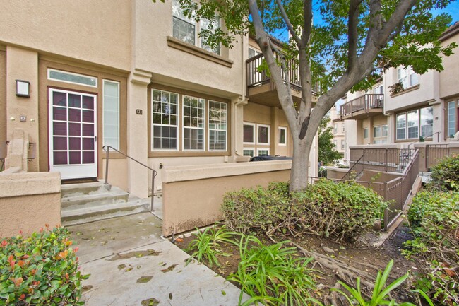 Building Photo - Lake Front Condo in Rancho Santa Margarita