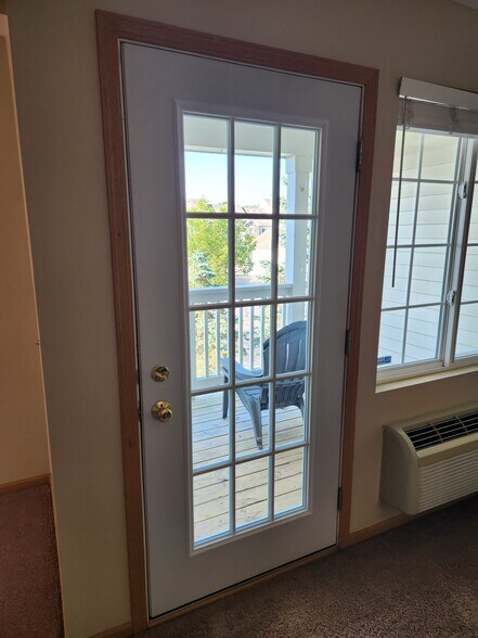 Building Photo - 1819 Silverstone Dr