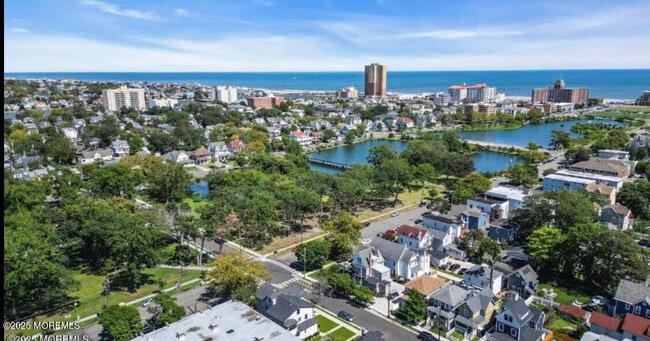 Building Photo - 700 Fifth Ave