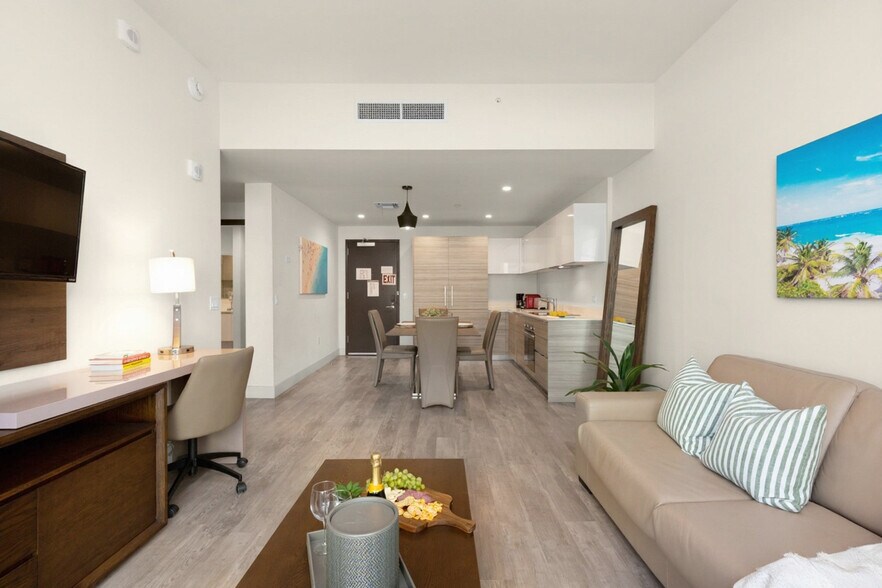 Building Photo - 777 N Ocean Dr