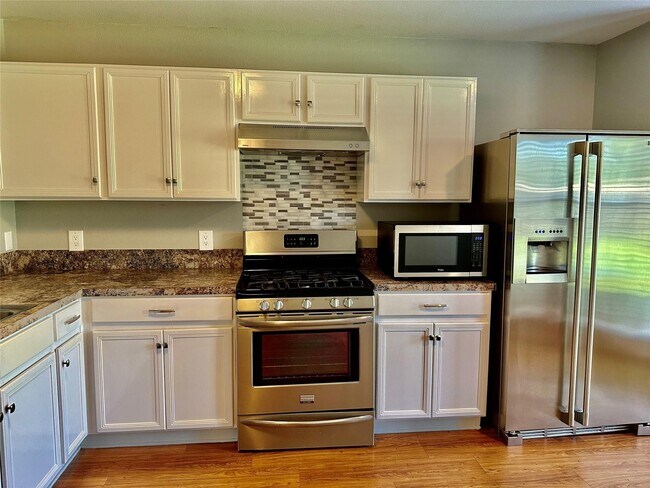 Building Photo - 29631 Evergreen Hills Dr