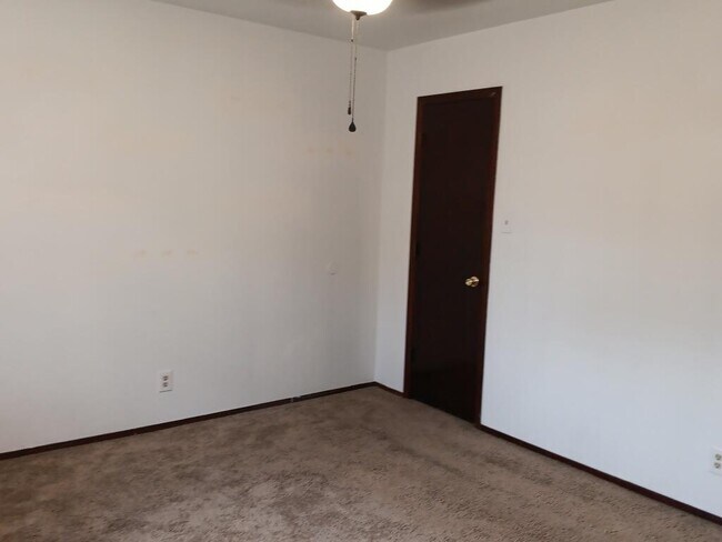 Building Photo - 2313 Raymac Rd SW